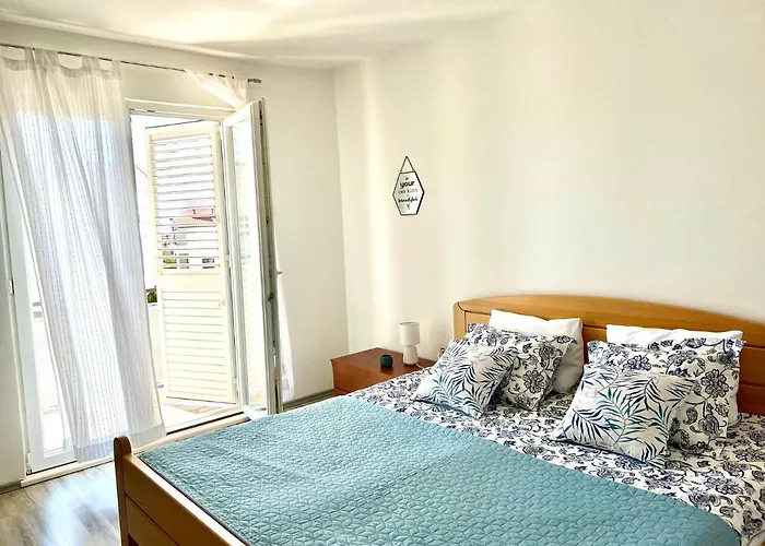 Lovely Summer Apartment Primosten